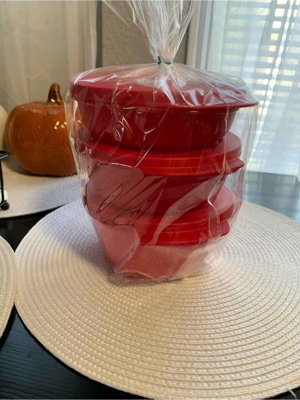 ❤️❤️❤️Tupperware Red Nesting Serving Bowls - Set of 3 ❤️❤️❤️ - Picture 2 of 3